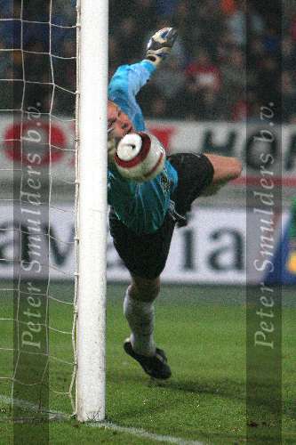 Waalwijk, 19 November 2005
Kompetitiewedstrijd seizoen 2005/2006
RKC-PSV eindstand 4-4
Rob van Dijk met een mooie redding op een vrije trap van Alex