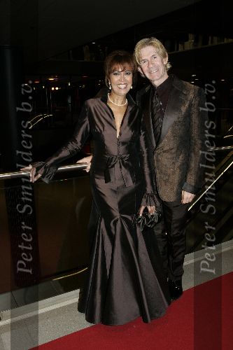 Rotterdam 9 november 2005
Premiere Holiday on ice in ahoy.
Sandra Reemer en Addy v d Krommenacker