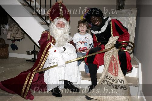 Amsterdam 27 november 2005
Guido den Aantrekker als sinterklaas en Matthijs Albers als zwart piet op bezoek bij kinderen van Bn ers.
Thijmen Oerlemans