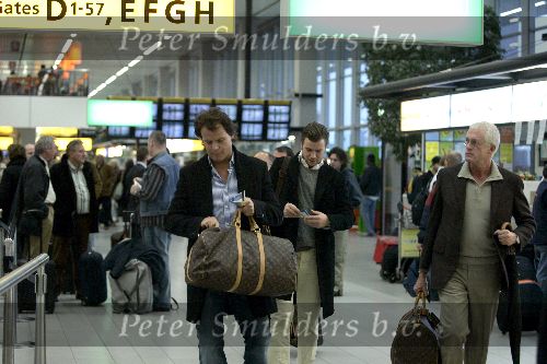 Schiphol 2 november 2005
Leco v Zadelhoff en Winston Gerschtanowitz op schiphol. Ze gingen naar Louis Vuitton in Parijs