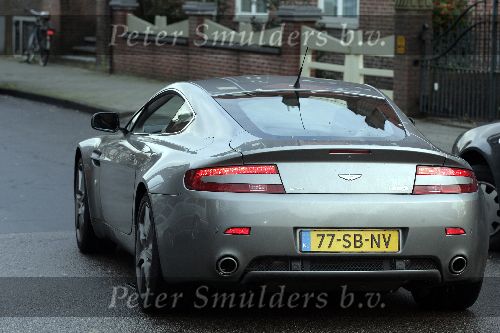 Amsterdam 26 november 2005
Winston Gerschtanowitz in zijn nieuwe Aston Martin Vantage.