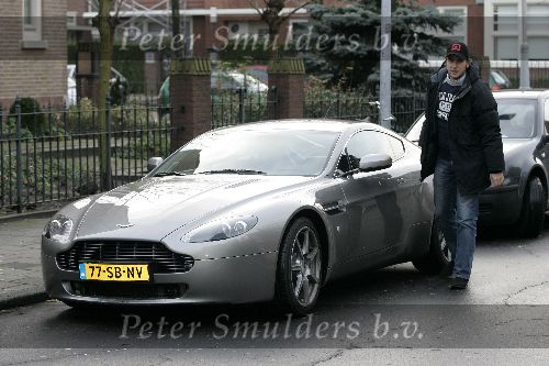 Amsterdam 26 november 2005
Winston Gerschtanowitz in zijn nieuwe Aston Martin Vantage.