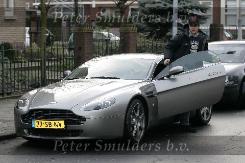 Amsterdam 26 november 2005
Winston Gerschtanowitz in zijn nieuwe Aston Martin Vantage.