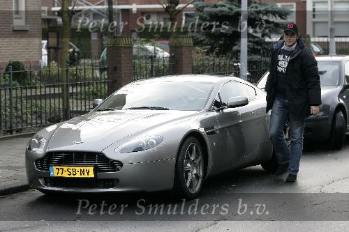 Amsterdam 26 november 2005
Winston Gerschtanowitz in zijn nieuwe Aston Martin Vantage.