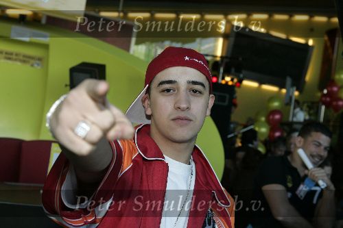 Amsterdam 16 november 2005
Premiere Chicken Little in Pathe arena.
Yes R rapper