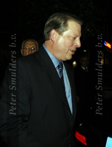 Amsterdam 6 oktober 2006
Premiere an inconvenient Truth in Tuschinski.
Al Gore verlaat de bioscoop via de achteruitgang