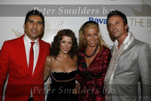 Amsterdam 30 september 2006
Openingsfeest A1 grand Prinx in Onassis.
  Danni Minoque met Angela Kluivert Rodrigo Otazu en Eric Kuster