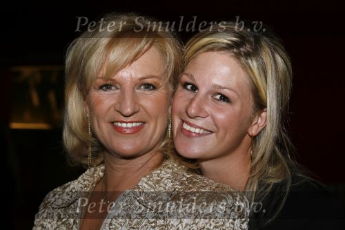 Rotterdam 7 oktober 2006
Premiere Cats in het nieuwe luxor.
 Anita Meier  met haar dochter Patty