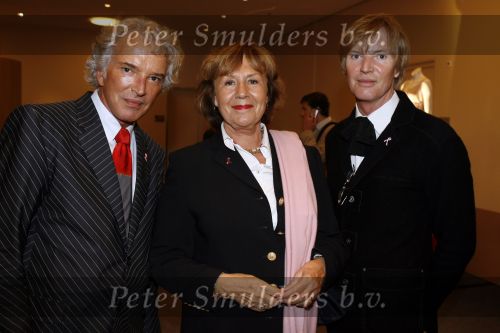 Amsterdam 2 oktober 2006
Pink Ribbon in het Movenpick hotel.
Annewil Blankers met binnenhuisarchitect