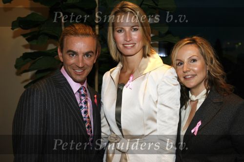 Amsterdam 2 oktober 2006
Pink Ribbon in movenpick hotel
Anouk Smulders Tom Sebastian en Selke
