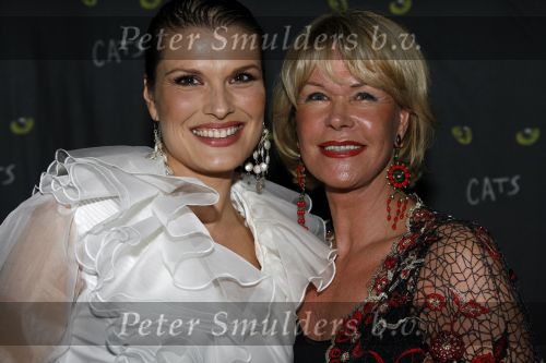 Rotterdam 7 oktober 2006
Premiere Cats in het nieuwe luxor.
Anouk v Nes met sheila de Vries