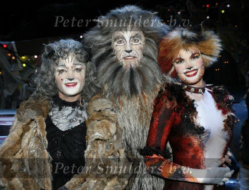 Rotterdam 7 oktober 2006
Premiere Cats in het nieuwe luxor.
Marco Bakker en Anita Meier met Anouk v Nes
