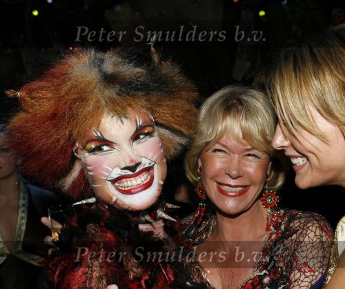 Rotterdam 7 oktober 2006
Premiere Cats in het nieuwe luxor.
 Anouk v Nes Mickey Hoogendijk en Sheila de Vries