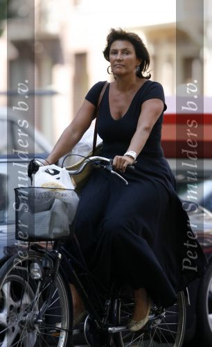 Amsterdam 15 september 2006
Astrid Joosten op de fiets op de cornelis schuytstraat