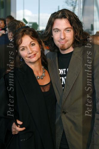 Rotterdam 7 oktober 2006
Premiere Cats in nieuwe Luxor.
Belinda Meuldijk met vriend