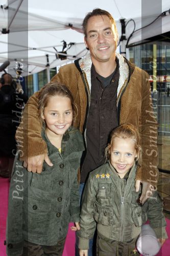 Amsterdam 6 oktober 2006
Premiere Winx club in pepsi stage.
Bert Hulscher met kinderen