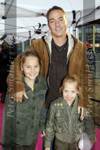 Amsterdam 6 oktober 2006
Premiere Winx club in pepsi stage.
Bert Hulscher met kinderen