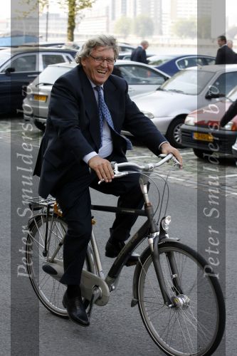 Rotterdam 16 september 2006
Herdenkingsdienst voor hr v Vollenhoven in Hulskamp gebouw.
Bram peper