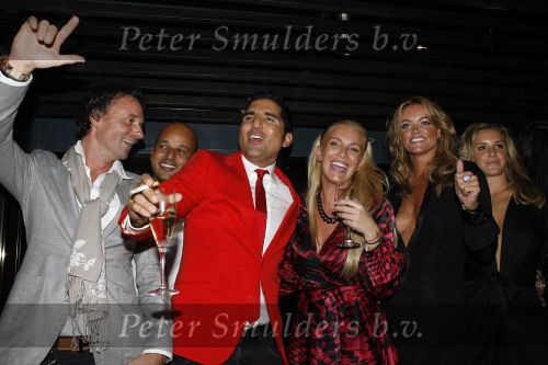 Amsterdam 30 september 2006
feestje A1 grand prix in club Onassis.
Eric Kuster Steve te Pas Rodrigo Otazu Angela Kluivert Inge de Bruijn en Chantal Bles