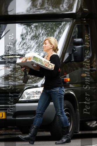 Amsterdam 26 september 2006
Connie Breukhoven boodschappen doen