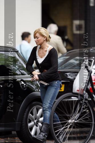 Amsterdam 26 september 2006
Connie Breukhoven boodschappen doen