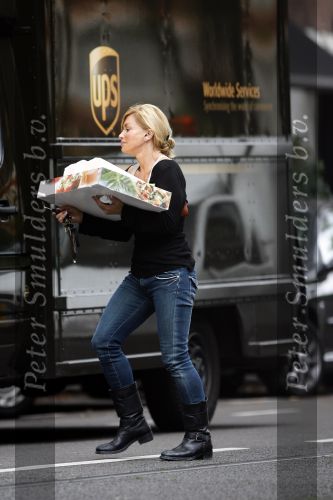 Amsterdam 26 september 2006
Connie Breukhoven boodschappen doen