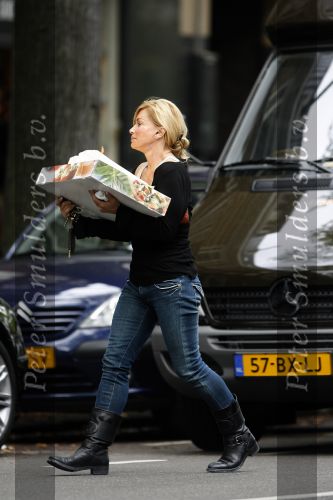 Amsterdam 26 september 2006
Connie Breukhoven boodschappen doen