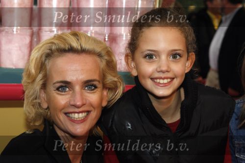 Amsterdam 6 oktober 2006
Premiere Winx club in pepsi stage.
Daphne Deckers met haar dochtertje Emma