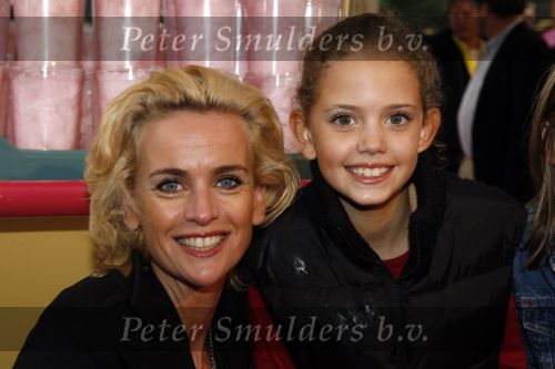 Amsterdam 6 oktober 2006
Premiere Winx club in pepsi stage.
Daphne Deckers met haar dochtertje Emma