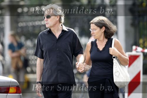 Amsterdam 15 september 2006
Derek de Lint hand in hand met zijn vrouw.