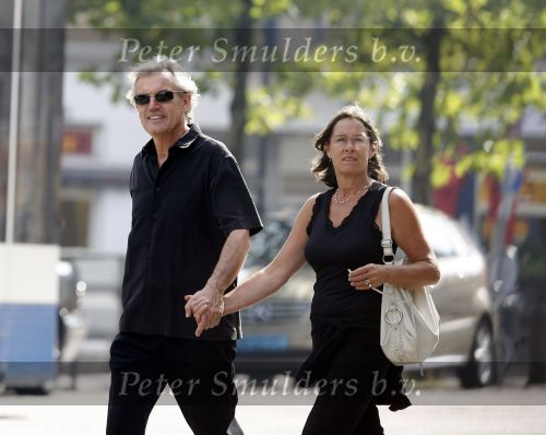 Amsterdam 15 september 2006
Derek de Lint hand in hand met zijn vrouw.