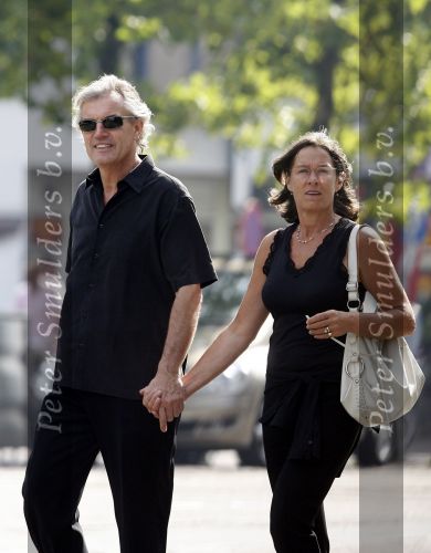 Amsterdam 15 september 2006
Derek de Lint hand in hand met zijn vrouw.