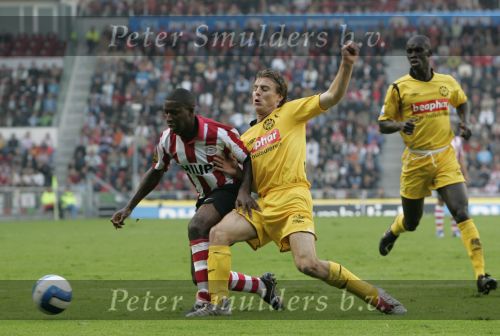 Eindhoven, 20 Oktober 2006 
Kompetitiewedstrijd PSV-Roda JC Seizoen 2006/2007
Eindstand 4-1
Duel Marcel Meeuwis is Edison Mendez