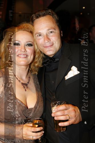 Hoorn 11 oktober 2006
Premiere wat zien ik in schouwburg Hoorn.
Ellen Pieters  met haar man