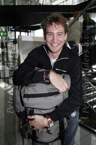 Schiphol 5 oktober 2006
Cast Onderweg naar morgen ONM vertrekken naar Turkije vanwege 25ooe aflevering.
Erik Bouwman Frits Jansma en Gurkan Kucuksenturk