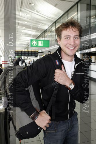 Schiphol 5 oktober 2006
Cast Onderweg naar morgen ONM vertrekken naar Turkije vanweg 25ooe aflevering.
Erik Bouman