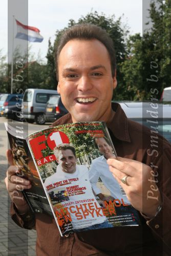 Lage Zwaluwe, 8 Oktober 2006
Frans Bauer met zijn favotiete blad F1 Racing