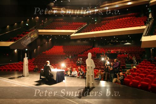 Breda, 17 Oktober 2006
Perspresentatie, persconferentie en tonen van nieuwe DVD beelden en CD in het Chasse theater
Frans Bauer
