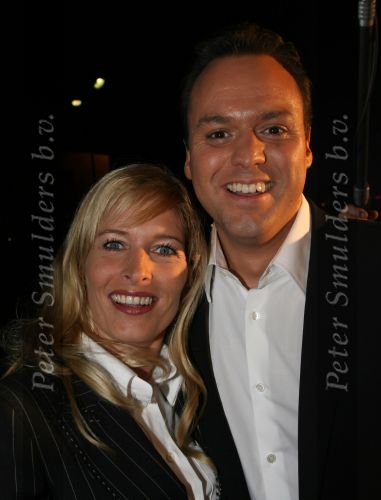 Breda, 17 Oktober 2006
Perspresentatie, persconferentie en tonen van nieuwe DVD beelden en CD in het Chasse theater
Frans Bauer hier samen met Mariska Bauer