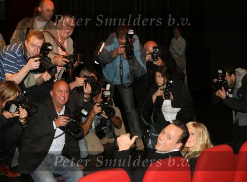 Breda, 17 Oktober 2006
Perspresentatie, persconferentie en tonen van nieuwe DVD beelden en CD in het Chasse theater
Frans Bauer hier samen met Mariska Bauer
