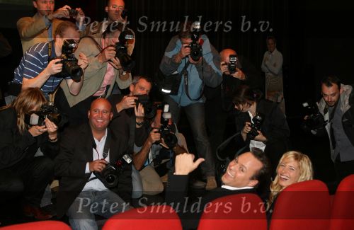 Breda, 17 Oktober 2006
Perspresentatie, persconferentie en tonen van nieuwe DVD beelden en CD in het Chasse theater
Frans Bauer hier samen met Mariska Bauer