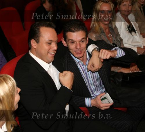 Breda, 17 Oktober 2006
Perspresentatie, persconferentie en tonen van nieuwe DVD beelden en CD in het Chasse theater
Frans Bauer hier samen met Dorus Bauer
