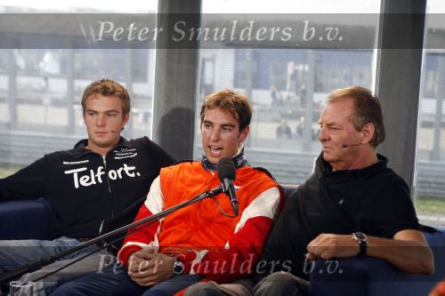 Zandvoort 1 oktober 2006
A1 Grand Prix op zandvoort
Jeroen Bleekemolen en Connie Mus en Guido v d Garde