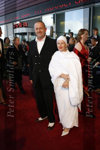 Rotterdam 7 oktober 2006
Premiere Cats in nieuwe Luxor.
Hans Liberg met vrouw