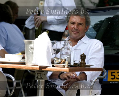 Amsterdam 15 september 2006
Huub Stapel lunchen op terras