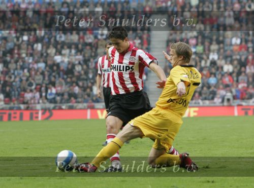 Eindhoven, 20 Oktober 2006 
Kompetitiewedstrijd PSV-Roda JC Seizoen 2006/2007
Eindstand 4-1
Ibrahim Afellay wordt onderuit gehaald door Marcel de Jong
