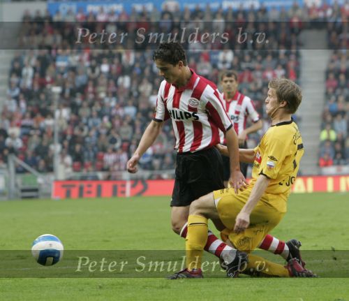 Eindhoven, 20 Oktober 2006 
Kompetitiewedstrijd PSV-Roda JC Seizoen 2006/2007
Eindstand 4-1
Ibrahim Afellay wordt onderuit gehaald door Marcel de Jong