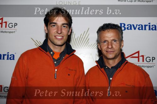 Amsterdam 30 september 2006
feestje A1 grand prix in club Onassis.
 Jan Lammers en Jeroen Bleekemolen