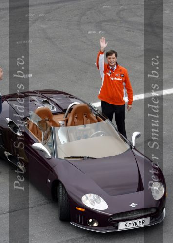 Zandvoort 1 oktober 2006
A1 GP op zanvoort.
  Jan Peter Balkenende in Spyker cabrio