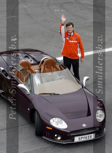 Zandvoort 1 oktober 2006
A1 GP op zanvoort.
  Jan Peter Balkenende in Spyker cabrio